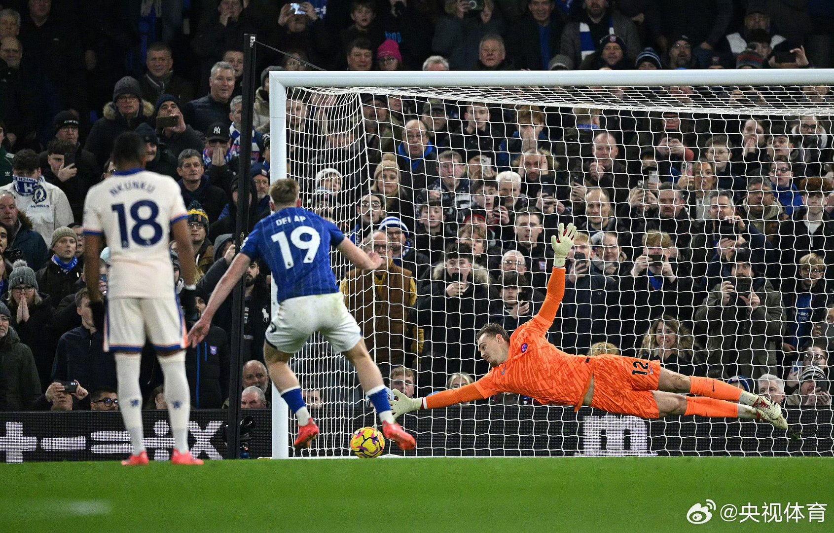 赛前阿斯顿维拉备战法国杯;门线救险细节曝光;质疑声仍在;球队文化再被提及的简单介绍 赛前阿斯顿维拉备战法国杯;门线救险细节曝光;质疑声仍在;球队文化再被提及的简单介绍